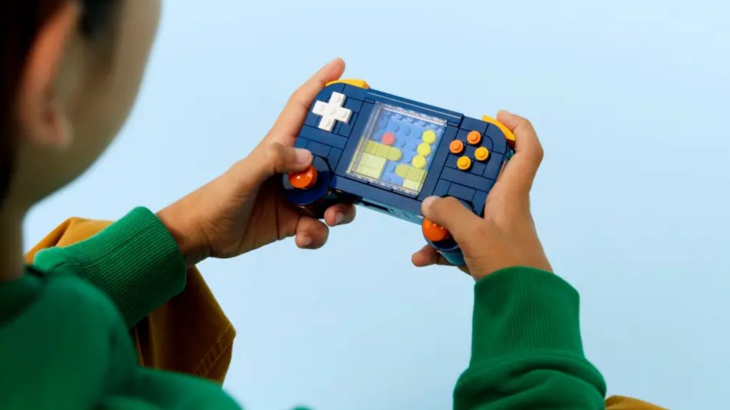 Lego Lanza Su Nueva Consola Retro 31380 Hecha De Piezas 1